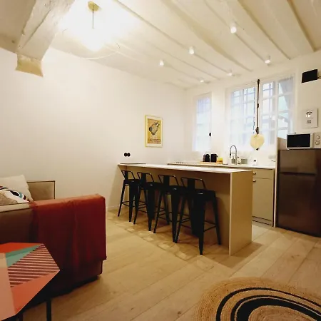 Appartamento Elegant & Quiet In Le Marais Near De Parigi