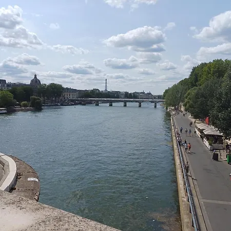 Appartamento Elegant & Quiet In Le Marais Near De